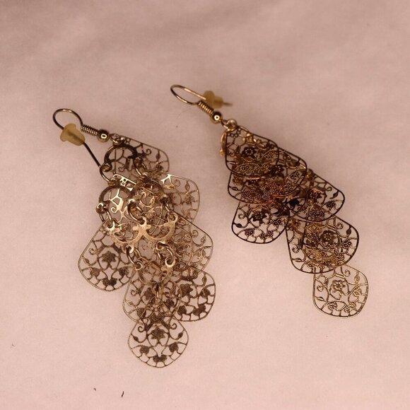 Beautifully crafted gold drop fan shaped cascade earrings etched metal - Picture 4 of 5